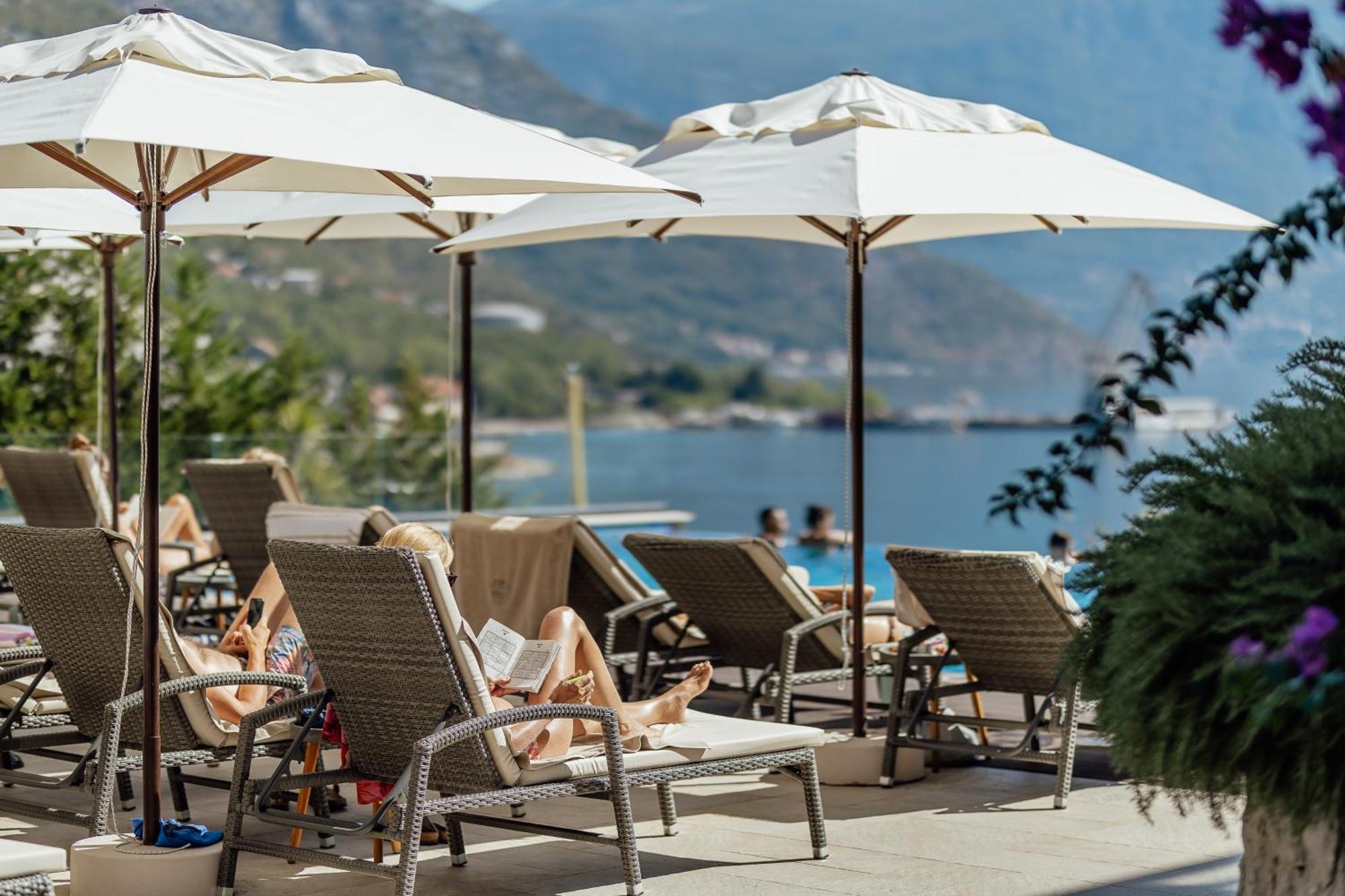 Bellezza Resort & Spa Kotor Exterior photo
